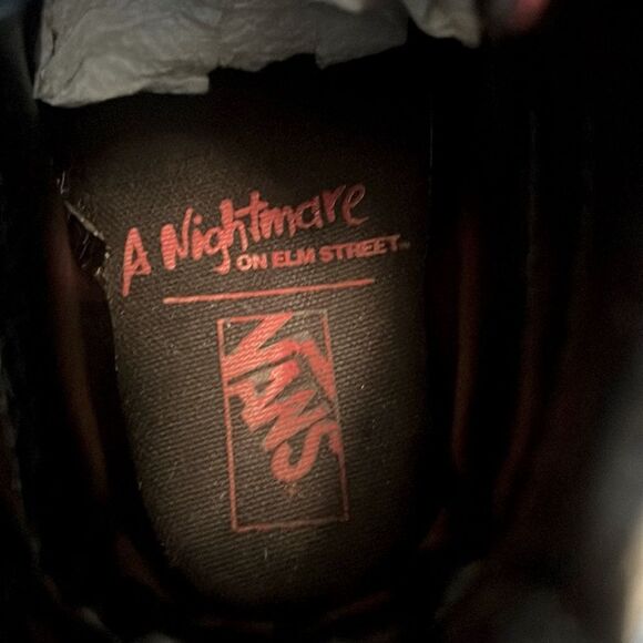 Vans of the wall SK8-HI THE NIGHTMARE ON ELM STREET SIZE US MEN 4 US WOMEN 5.5 - Picture 8 of 12